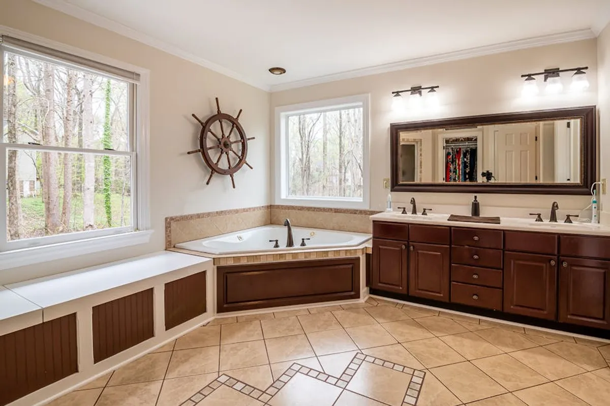 Bathroom Remodels: Beginner Guide for Homeowners